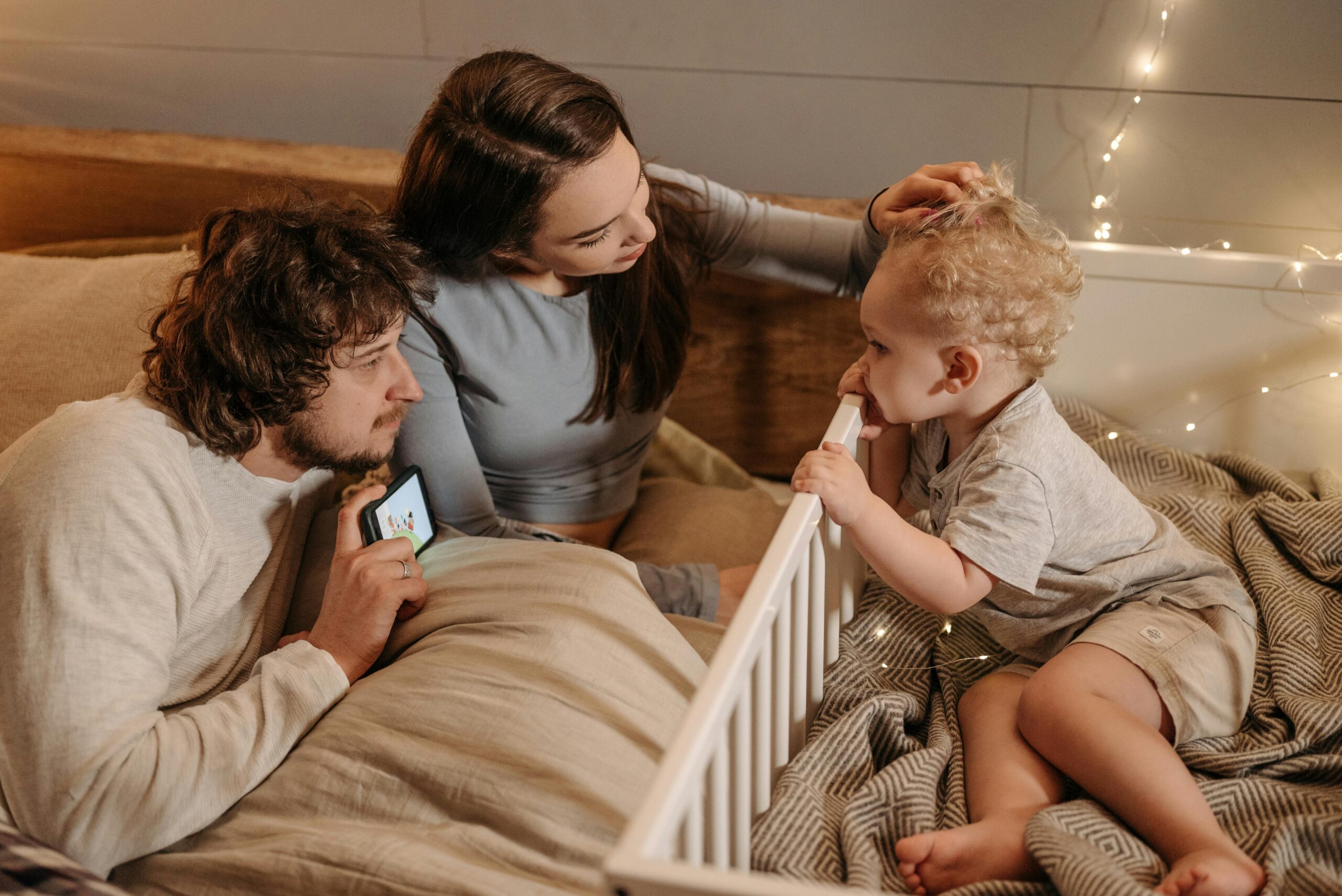 Trygg och nära sömn med babybay bedside crib